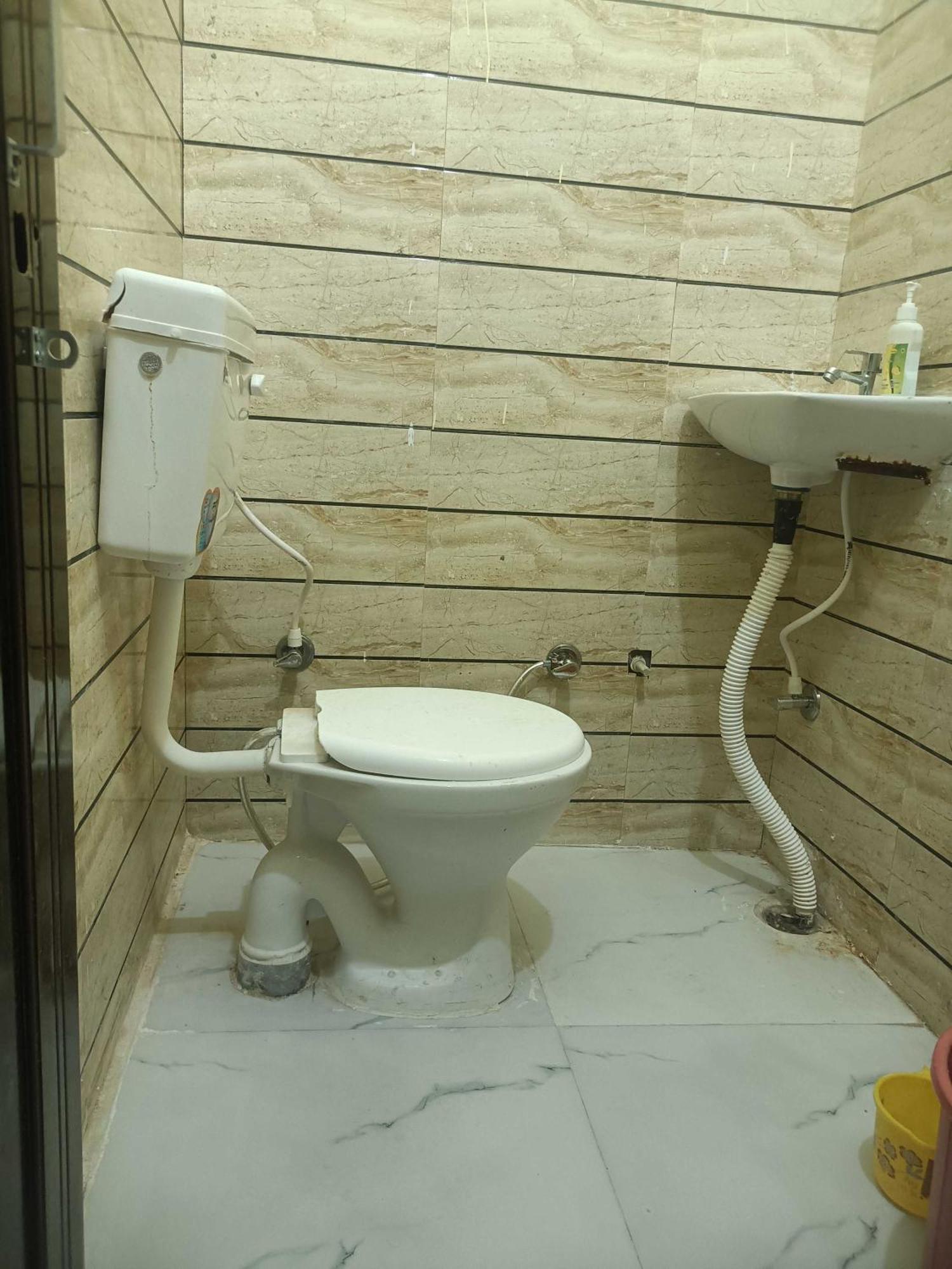Hotel O Gracious Inn Lakhnau Kültér fotó
