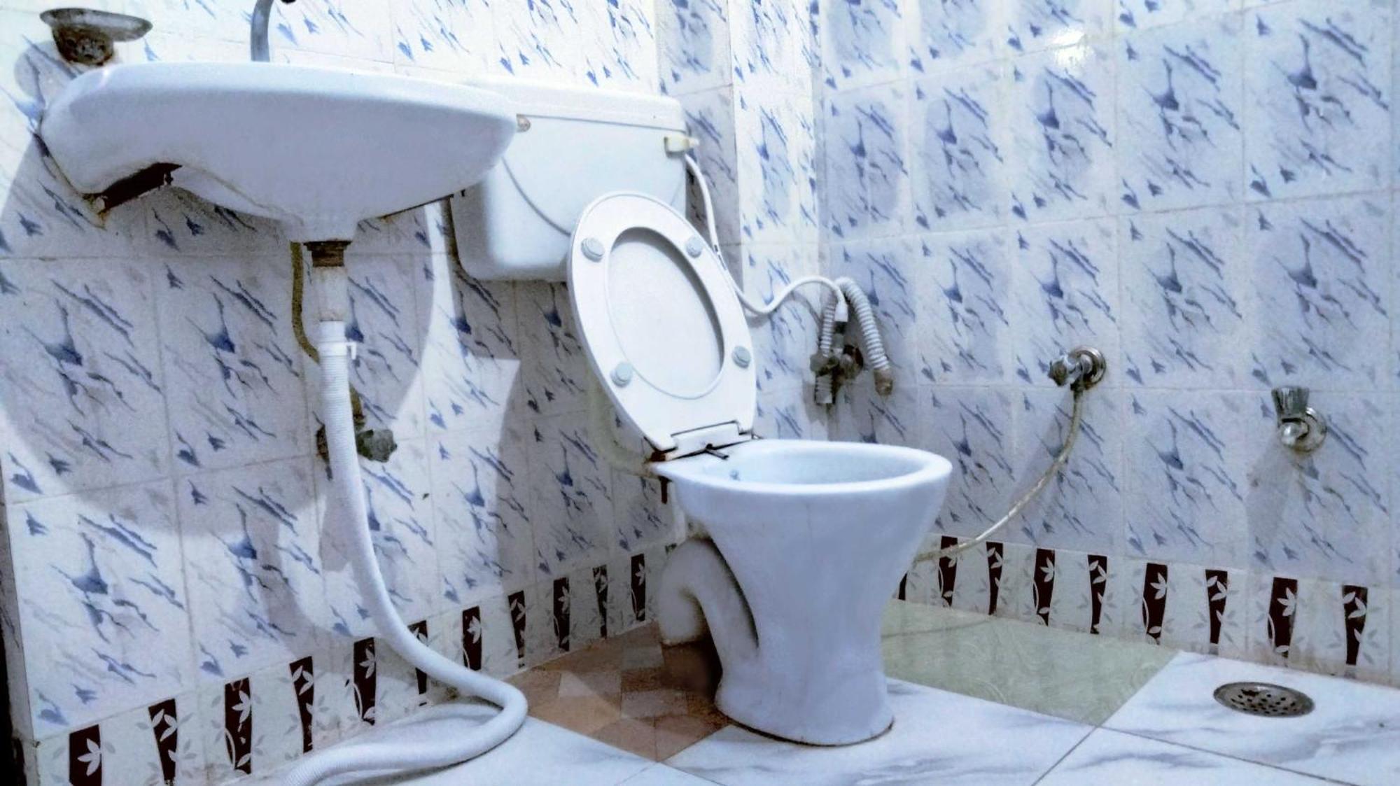 Hotel O Gracious Inn Lakhnau Kültér fotó
